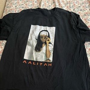 Aaliyah shirt size 3xl